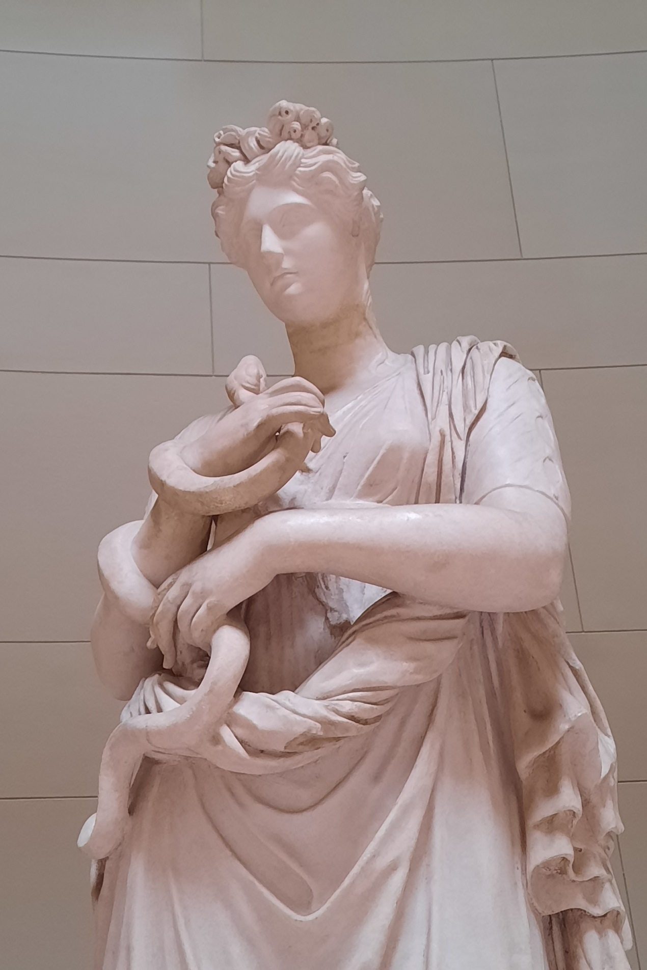 Hygieia statue, Altes Museum, Berlin - 03.jpg